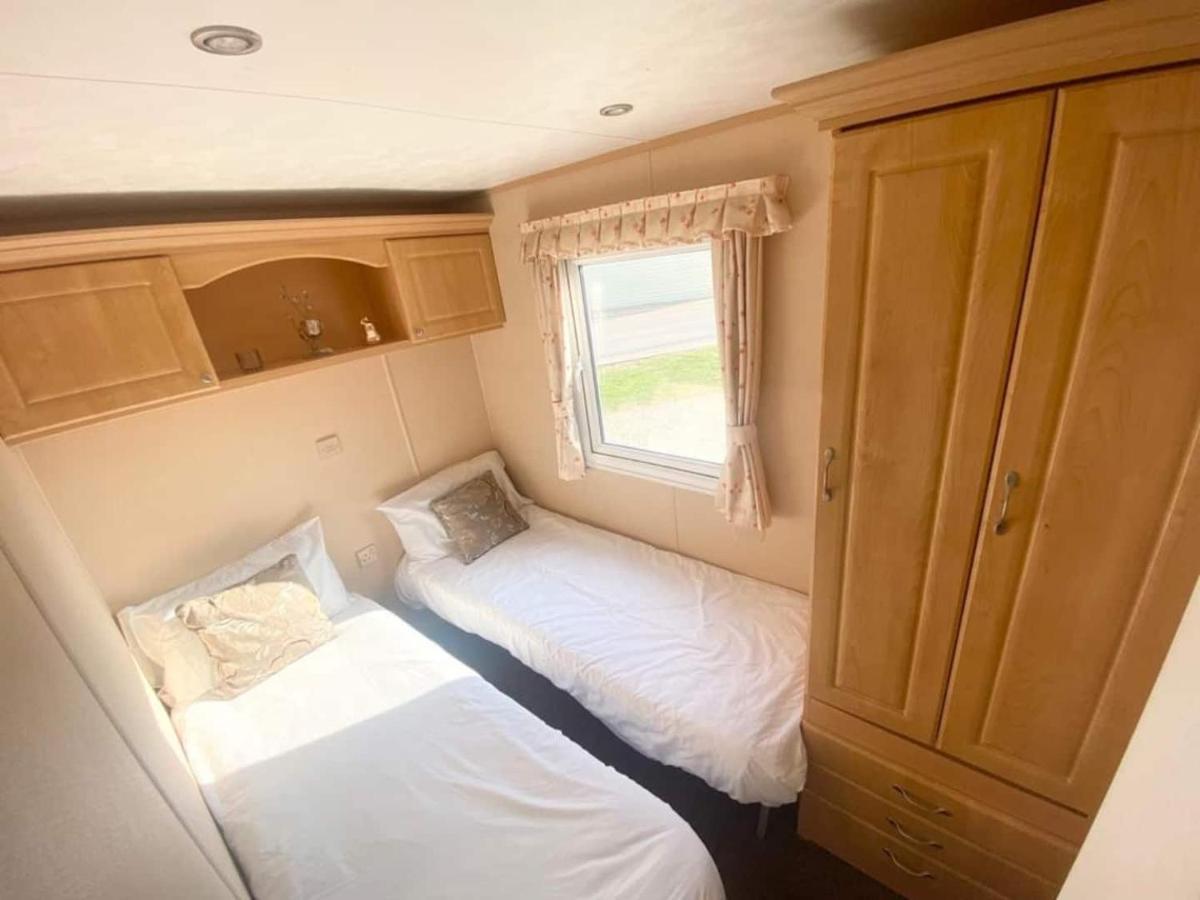Luxury 2 Bedroom 2 Bathroom Caravan-Small Sofa 1 Pers Saint Osyth Εξωτερικό φωτογραφία